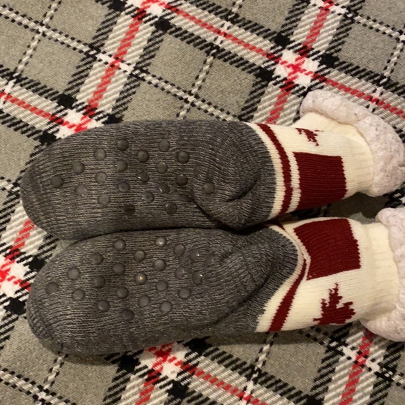 Abs “Canadian Maple” Grip Slipper Socks (Pair # 2) - Picture 3 of 7
